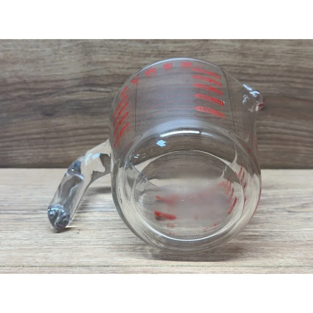 PYREX 2 Cup 16 Oz. 500 ML Glass Measuring Cup Mixing Red Letter USA - Vintage
